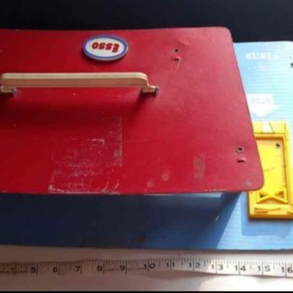 1960's Esso folding gas station toy - Picture 8 of 10